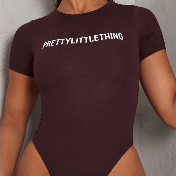 BNWT | PRETTYLITTLETHING Logo Chocolate Brown Short Sleeve Bodysuit - Picture 5 of 9